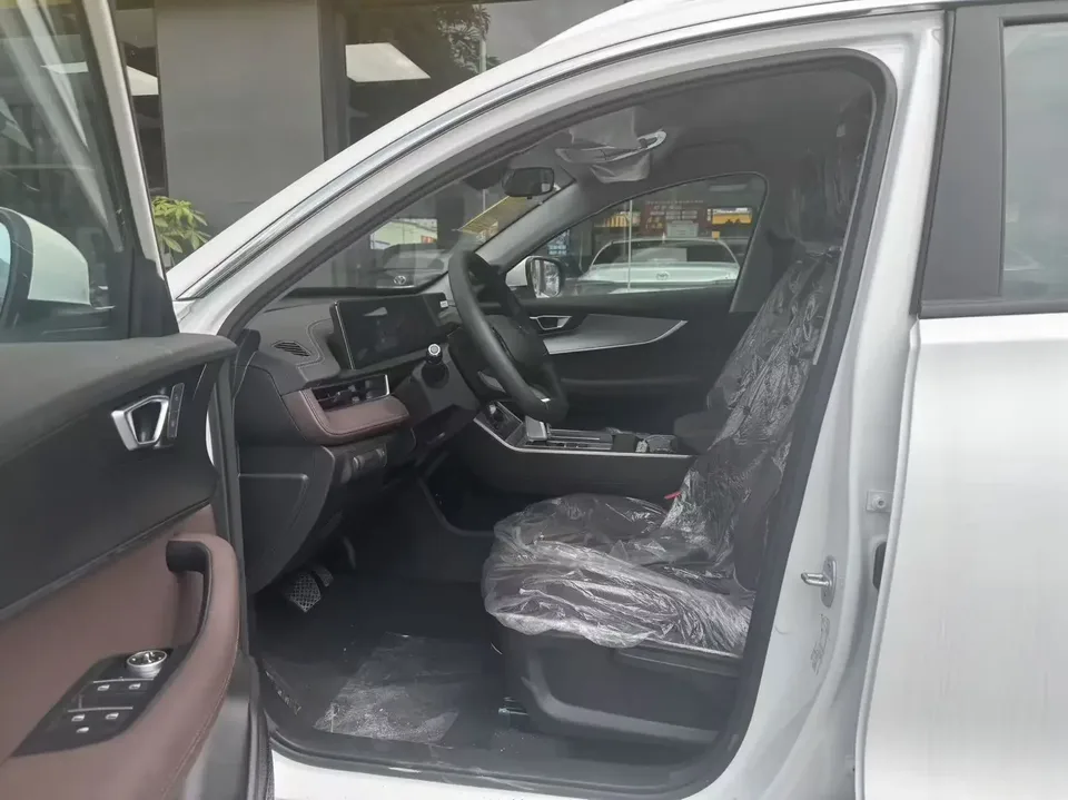 Chery Tiggo 7 Tiggo 7 2025 Excellence Edition 1.5T CVT Deluxe Edition 2026 — thumbnail 3