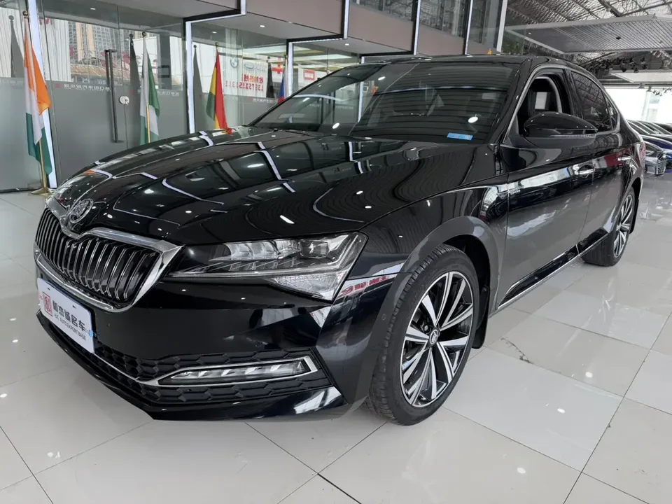 Skoda Superb Speedy 2023 Modified TSI280 DSG Premium Edition 2023 — photo 1, buy with delivery to Moscow