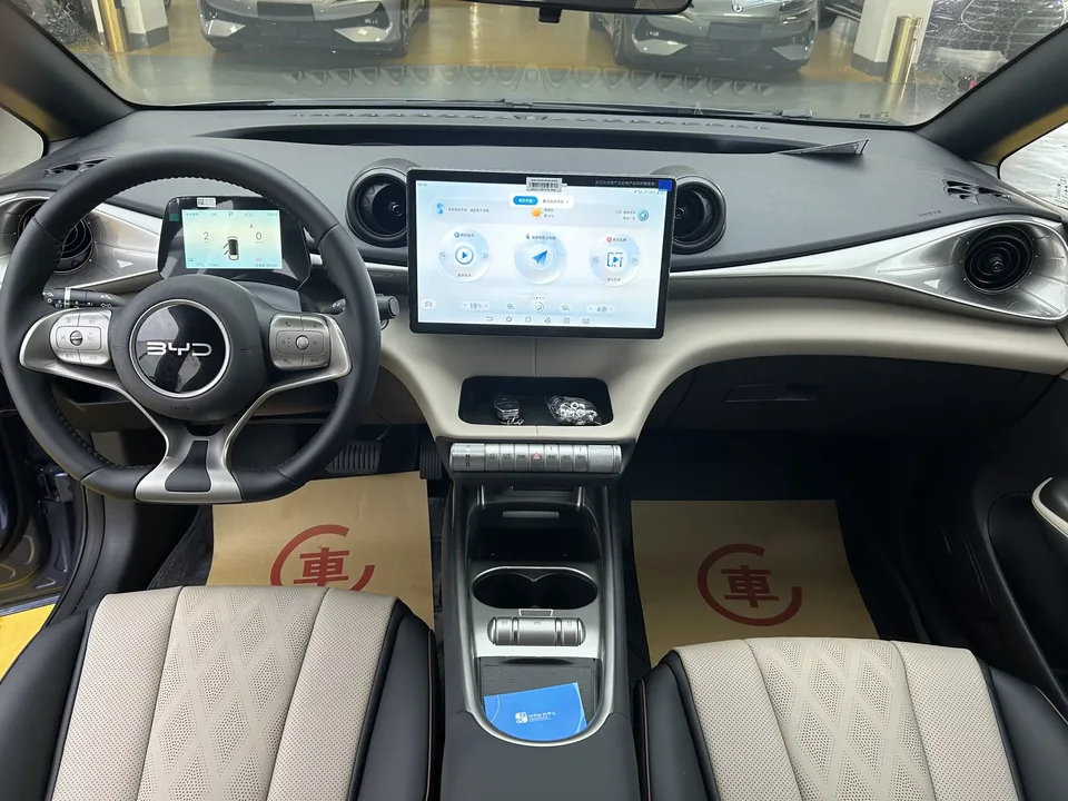 BYD Dolphin dolphin 2025 420KM Free Edition 2026 — thumbnail 2