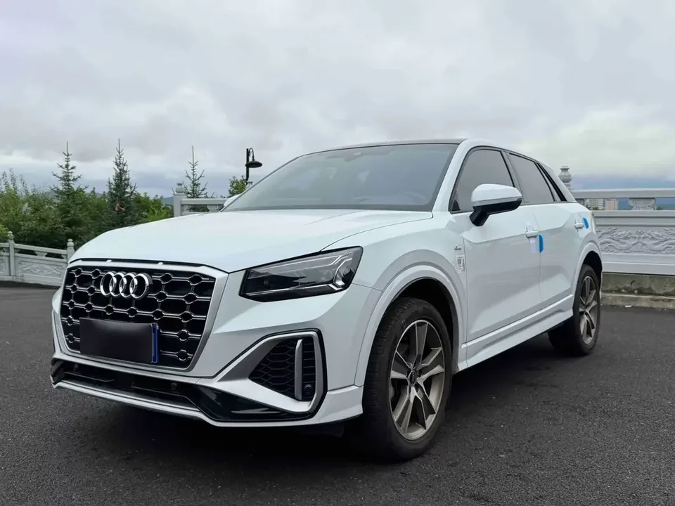 Audi Q2L Audi Q2L 2022 35 TFSI Stylish and Elegant 2022 — photo 1, buy with delivery to Moscow