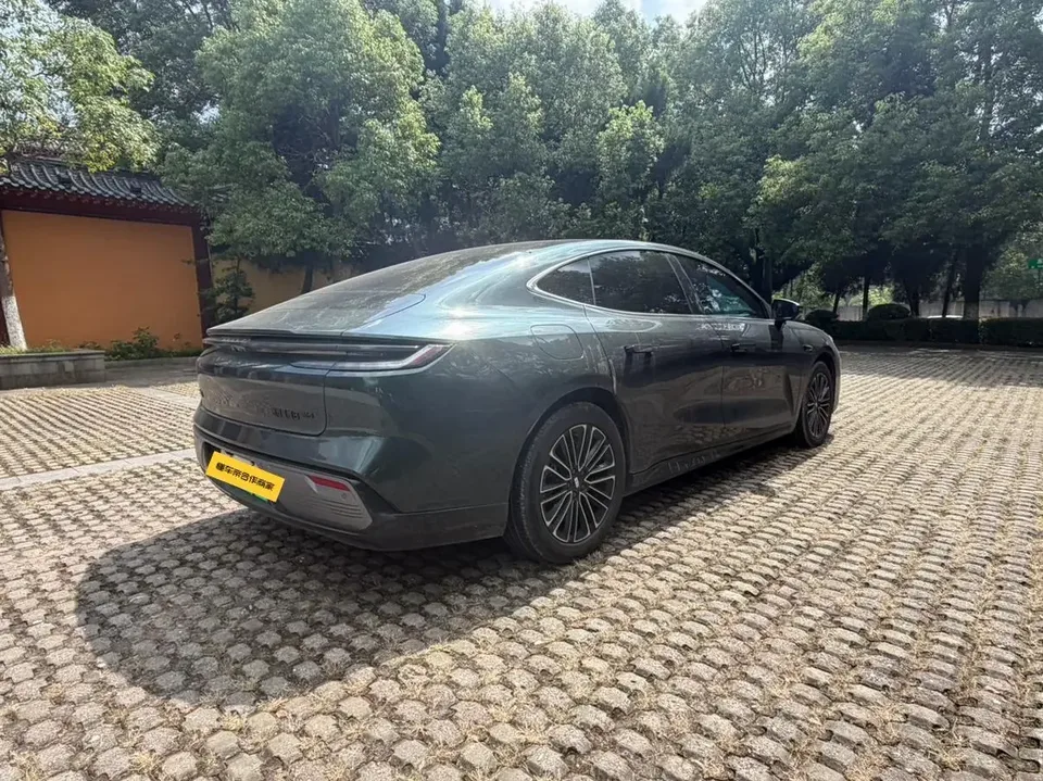 Geely Galaxy Star 8 PHEV Galaxy Star 8 PHEV 2025 130km EM-i Premium Edition 2025 — thumbnail 2