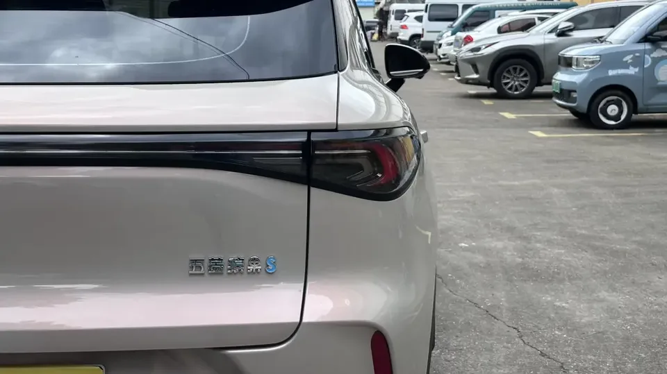 Wuling Bingo S Bingo S 2025 430km Flagship Model 2025 — thumbnail 3
