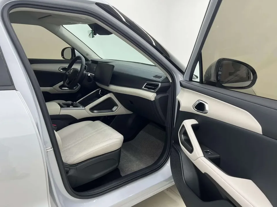 BYD Yuan Up Yuan UP 2025 Smart Driving Edition 401KM Vitality Edition 2025 — thumbnail 4
