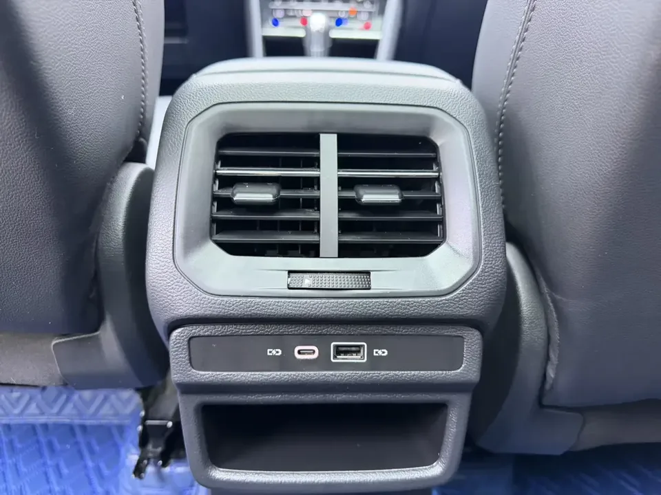Volkswagen Tharu tuyue 2022 280TSI 2WD Deluxe Edition 2022 — thumbnail 4