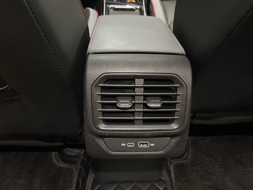 Volkswagen Lamando Lingdu 2023 Lingdu L 280TSI DSG Cool Edition 2023 — thumbnail 4