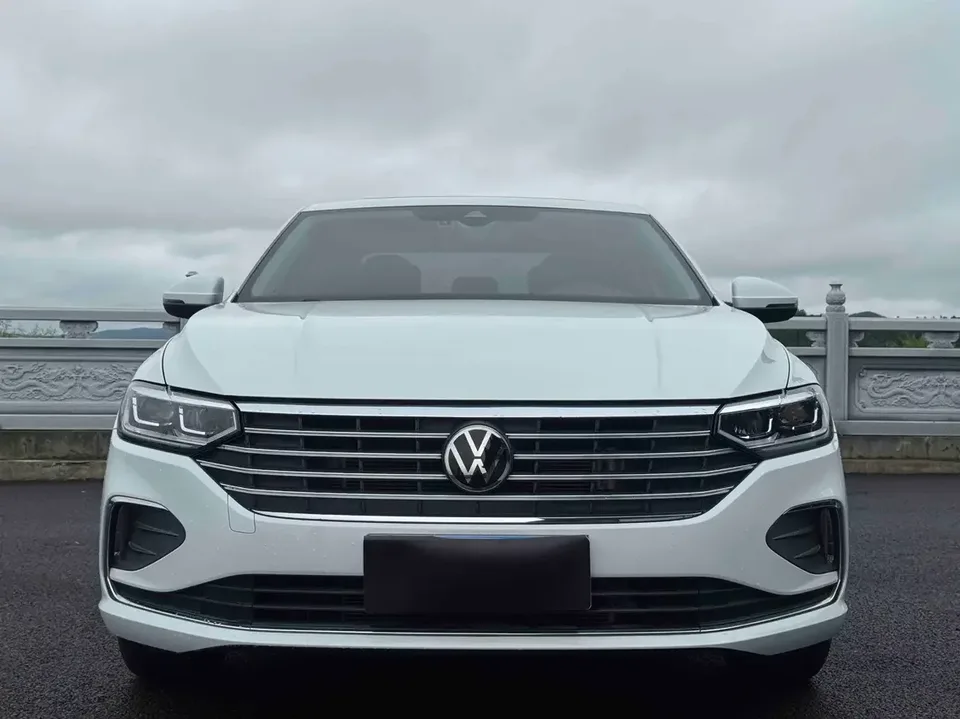 Volkswagen Lavida Lavida 2023 1.5L Automatic 5 Million Edition 2023 — photo 1, buy with delivery to Moscow