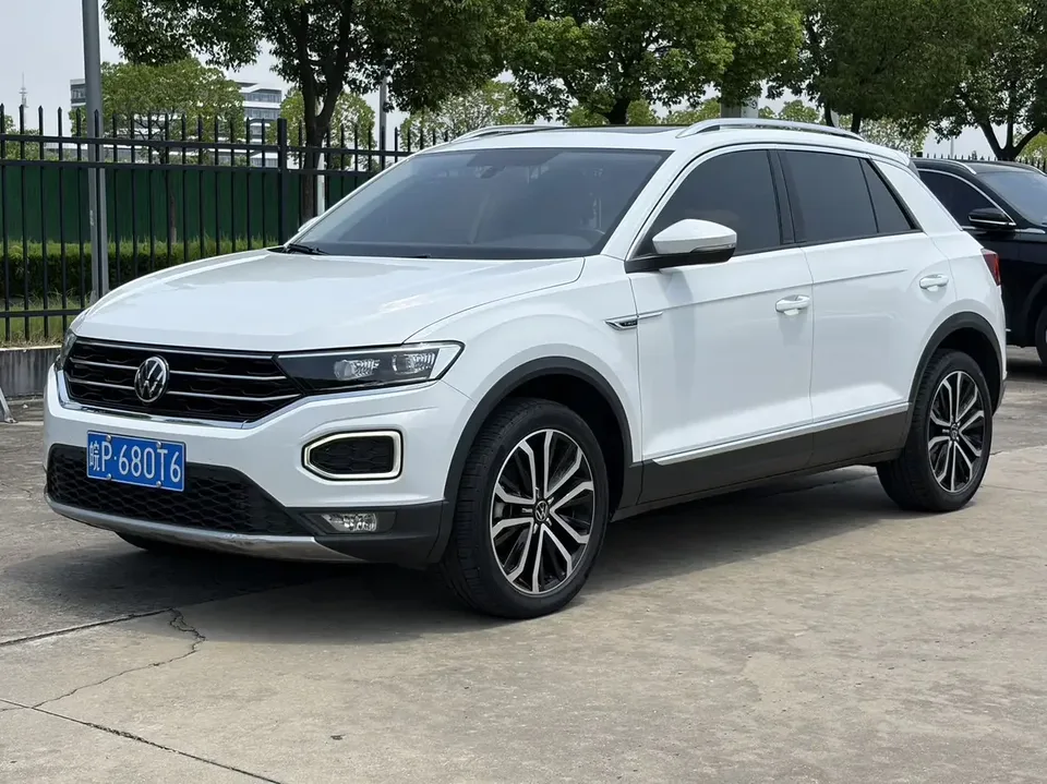 Volkswagen T-Roc TANG 2022 280TSI DSG 2WD Comfort PLUS 2022 — фото 1, купить с доставкой в Москву