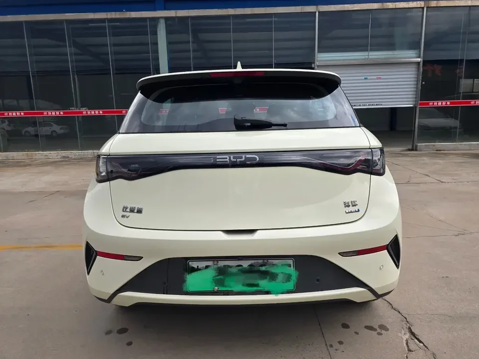 BYD Dolphin dolphin 2025 Smart Driving Edition 410KM Fashion Edition 2025 — миниатюра 2