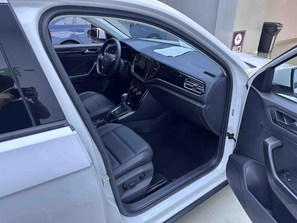 Volkswagen T-Roc TANG 2022 280TSI DSG 2WD Comfort PLUS 2022 — thumbnail 5