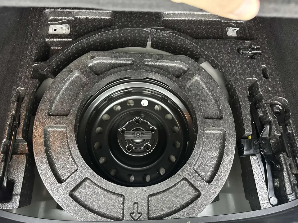 Geely Emgrand S Emgrand S 2022 1.4T CVT Crossover Player Edition 2023 — thumbnail 4