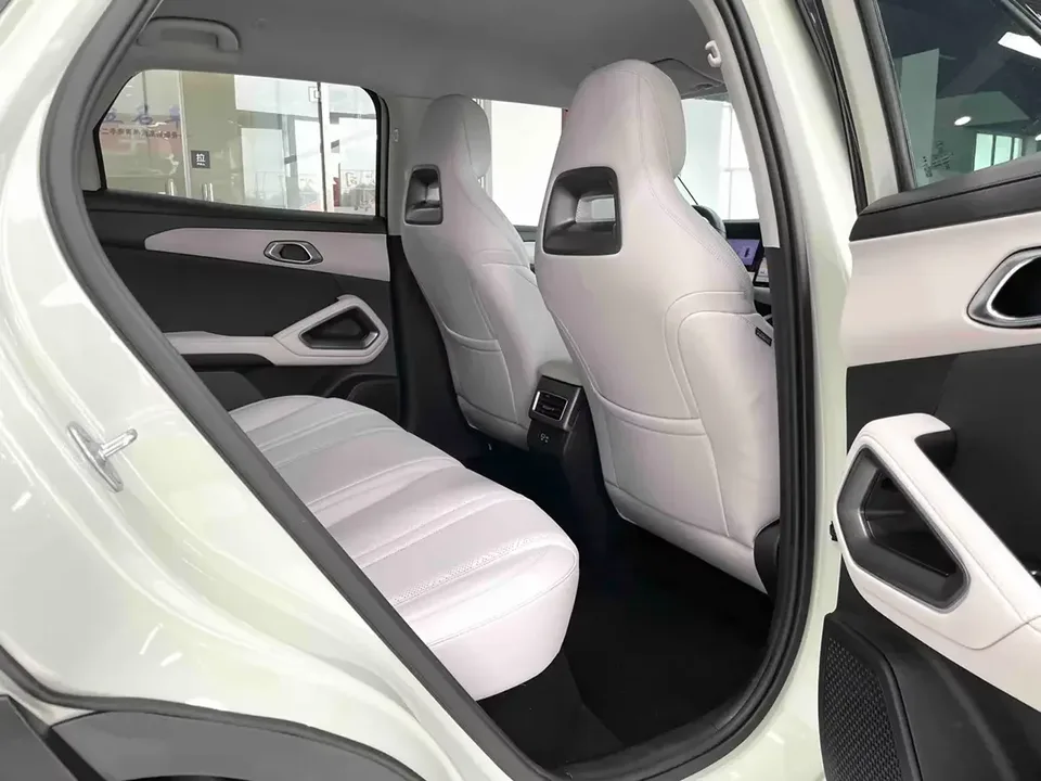 BYD Yuan Up Yuan UP 2025 Smart Driving Edition 401KM Vitality Edition 2025 — thumbnail 3