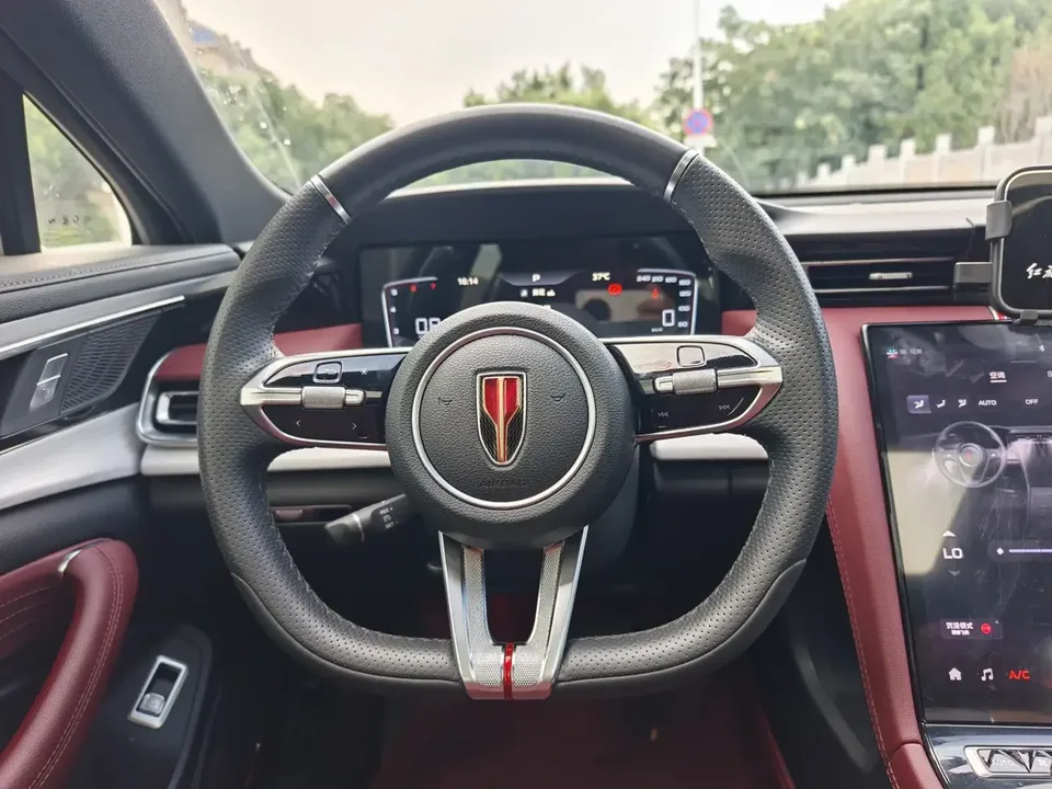 Hongqi H5 Hongqi H5 2025 1.5T DCT Xuanying 2 million commemorative edition 2024 — thumbnail 3