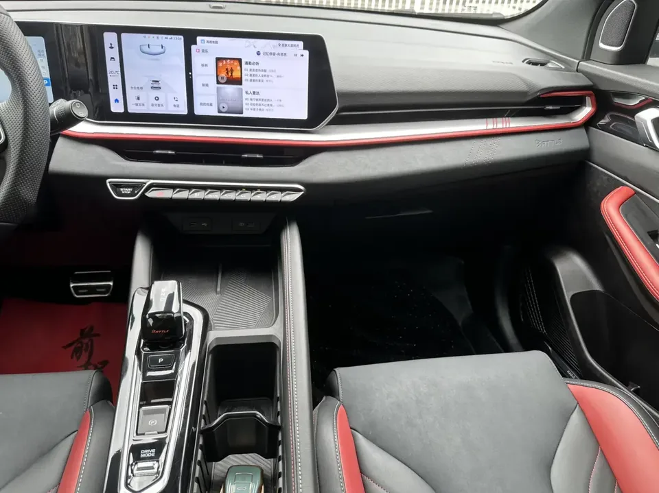 Geely Coolray SX11 Binyue 2022 Binyue COOL 1.5T DCT Battle 2022 — thumbnail 3