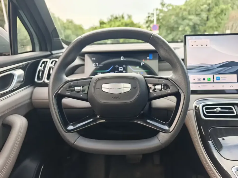 Geely Atlas L Boyue L 2025 The fourth generation 1.5TD DCT starts its journey 2025 — thumbnail 4