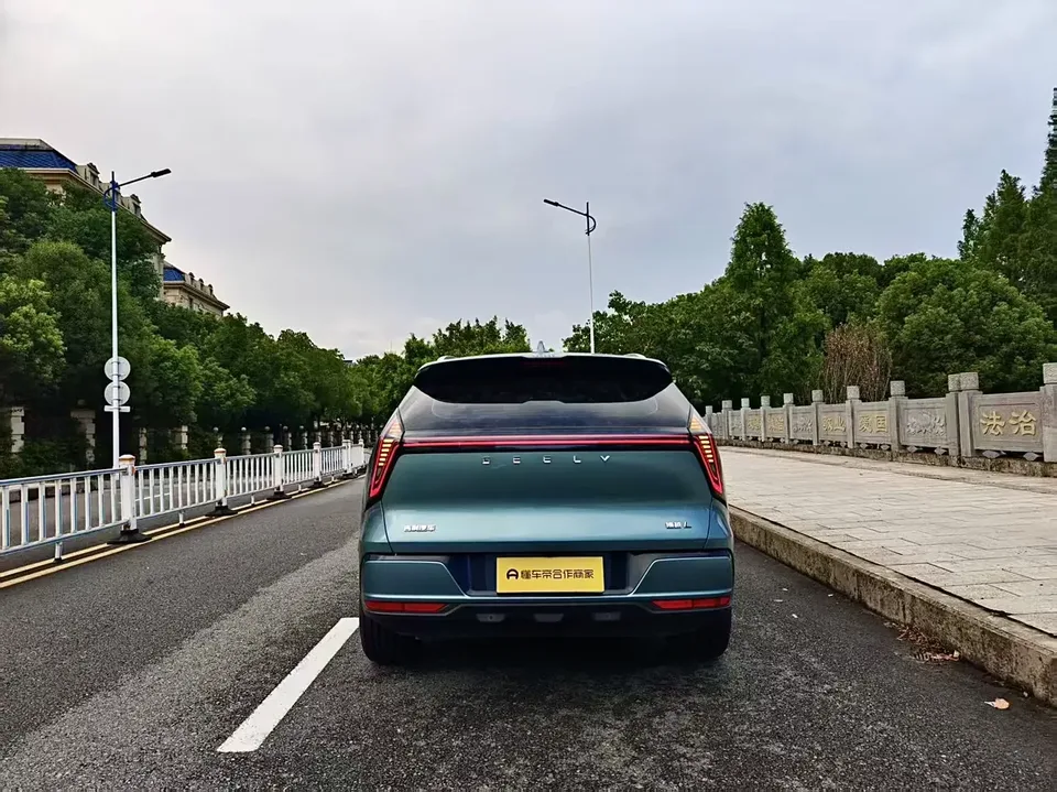 Geely Atlas L Boyue L 2025 The fourth generation 1.5TD DCT starts its journey 2025 — thumbnail 5