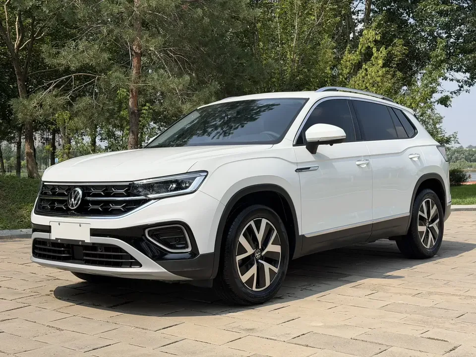 Volkswagen Tayron Tanyue 2023 280TSI 2WD Luxury Plus Advanced Edition 2023 — photo 1, buy with delivery to Moscow