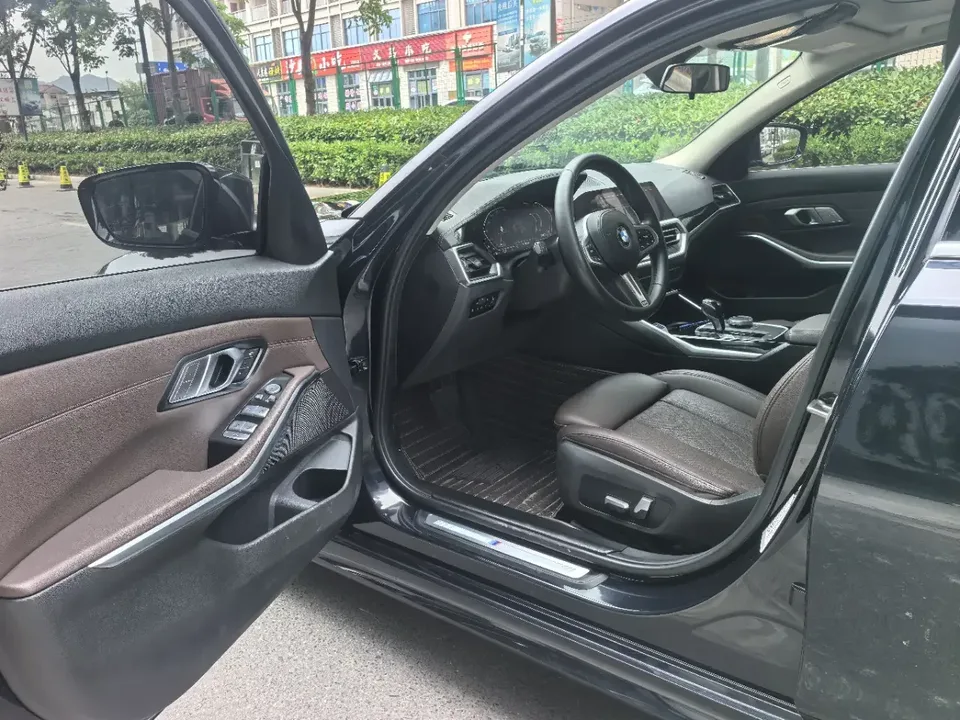 BMW 3 Series BMW 3 Series 2021 320Li M Sport Package 2022 — thumbnail 4