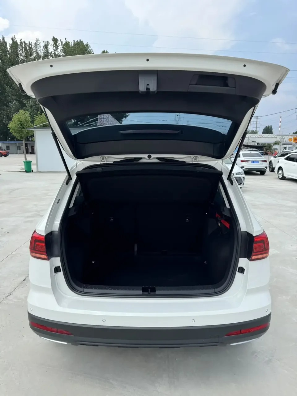 Volkswagen Tharu tuyue 2021 280TSI 2WD Luxury Edition PLUS 2022 — thumbnail 4