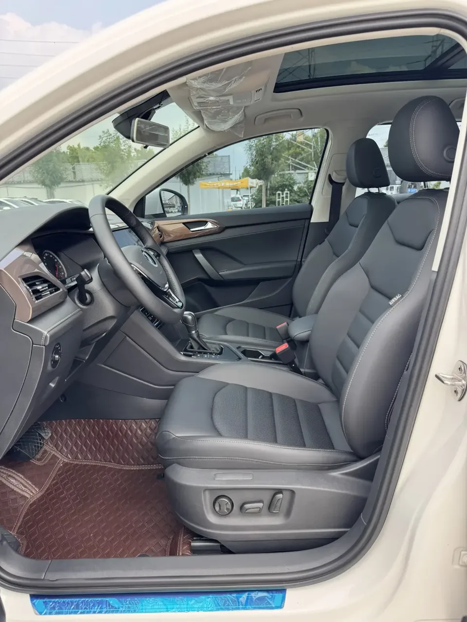 Volkswagen Tharu tuyue 2021 280TSI 2WD Luxury Edition PLUS 2022 — thumbnail 5