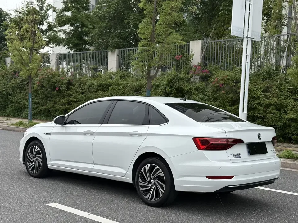 Volkswagen Sagitar Sagitar 2022 280TSI DSG Flying Edition 2022 — thumbnail 4