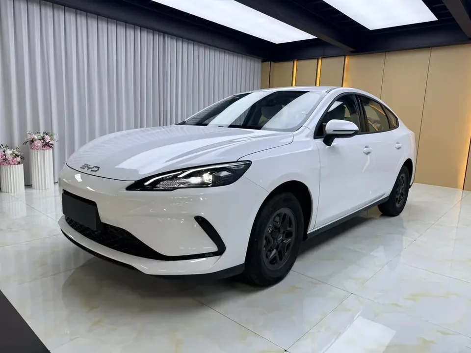 BYD Seal 05DM Seal 05DM 2025 DM-i 55KM Deluxe Smart Driving Edition 2026 — photo 1, buy with delivery to Moscow