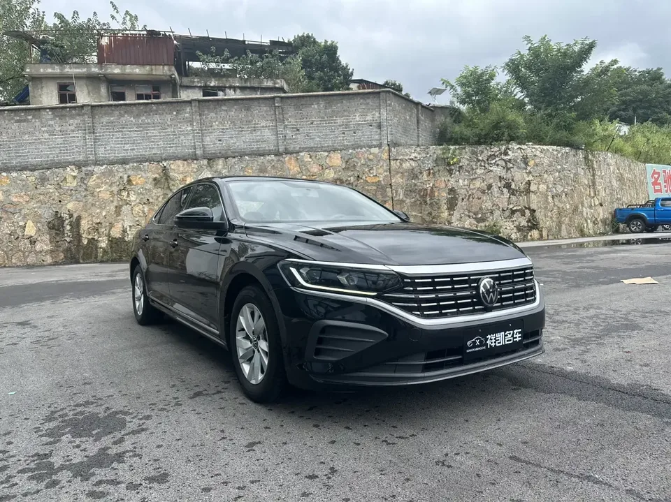 Volkswagen Passat Passat 2024 280TSI Business Edition 2025 — photo 1, buy with delivery to Moscow