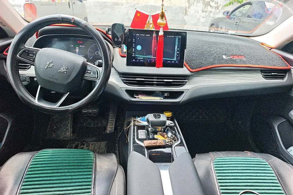 Hongqi E-QM5 Hongqi E-QM5 2023 560KM PLUS version 140kW 2024 — thumbnail 4