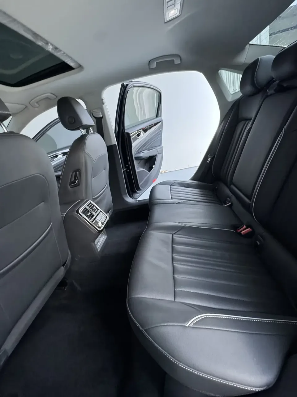 Volkswagen Passat Passat 2023 280TSI Elite Edition 2022 — миниатюра 3