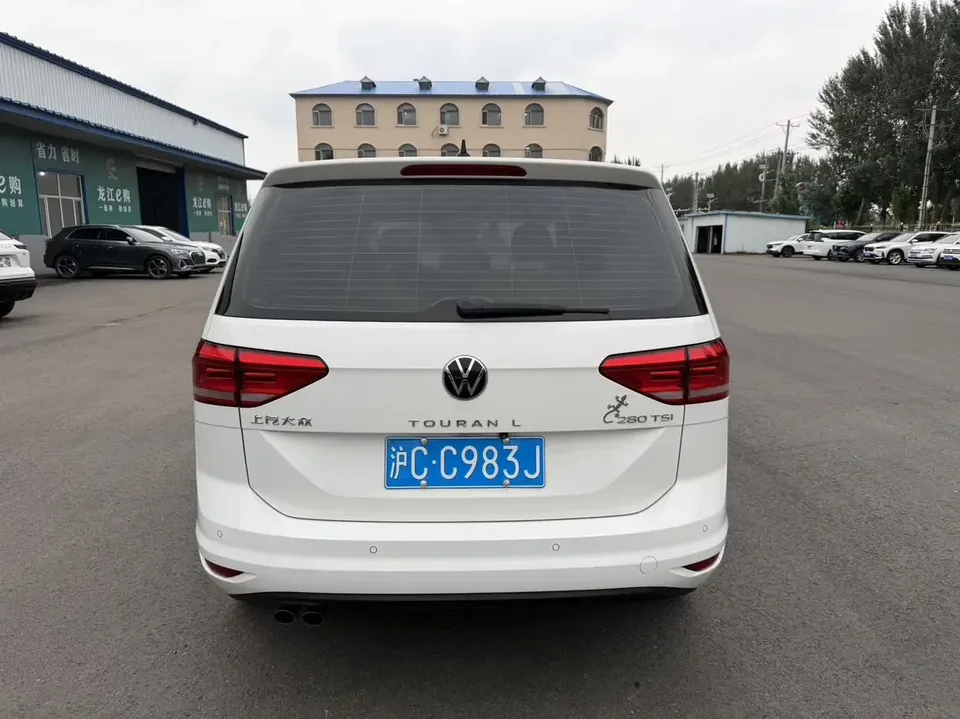 Volkswagen Touran L Touran L 2021 280TSI DSG Fashion Edition 7 Seaters 2024 — thumbnail 2