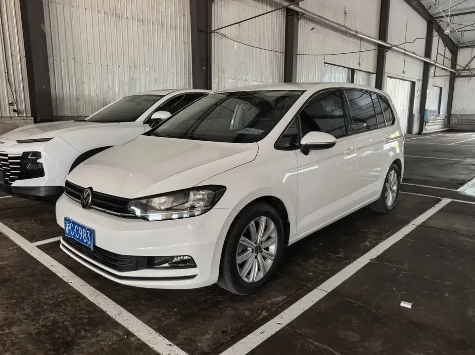 Volkswagen Touran L Touran L 2021 280TSI DSG Fashion Edition 7 Seaters 2024 — photo 1, buy with delivery to Moscow