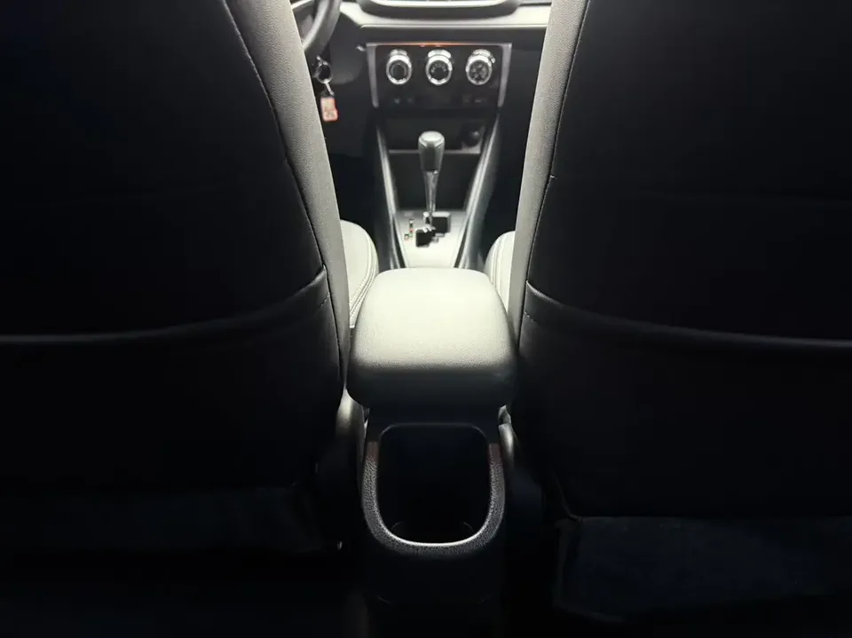 Toyota Yaris L YARiS L to dazzle 2022 1.5L CVTPLUS 2022 — thumbnail 4