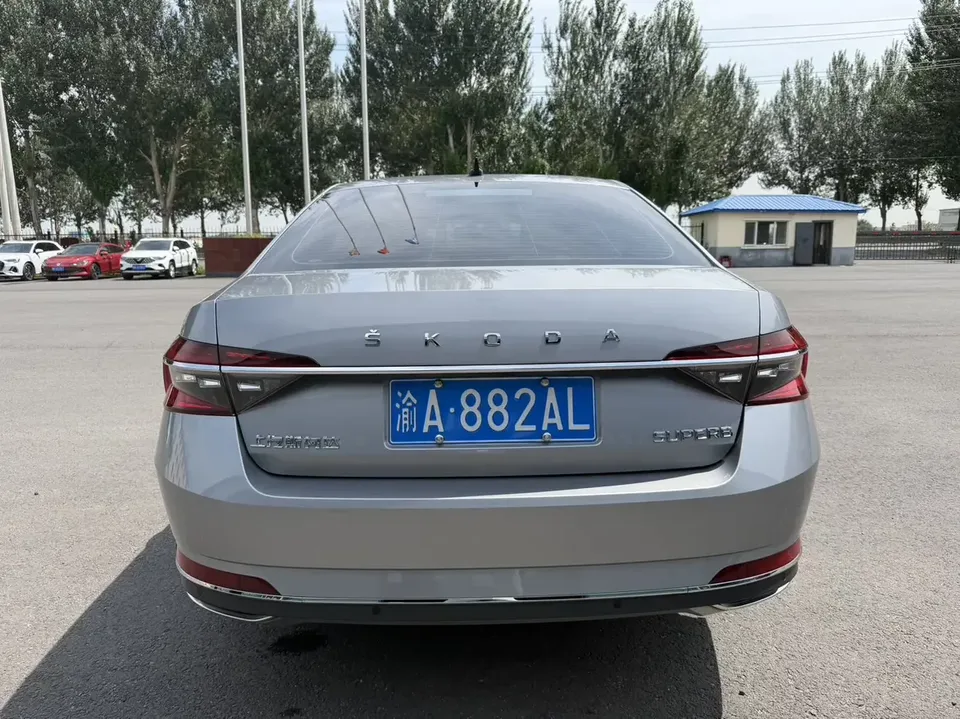 Skoda Superb Speedy 2025 TSI280 DSG Premium Edition 2024 — миниатюра 2