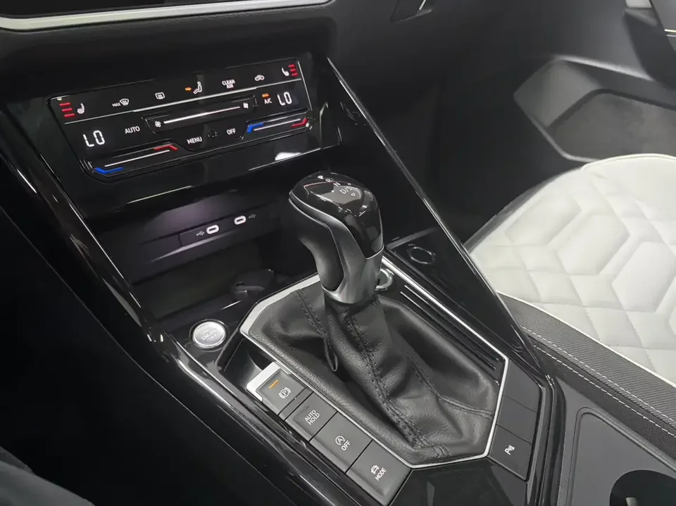 Volkswagen Tayron Tanyue 2023 280TSI 2WD Luxury Plus Advanced Edition 2022 — thumbnail 4