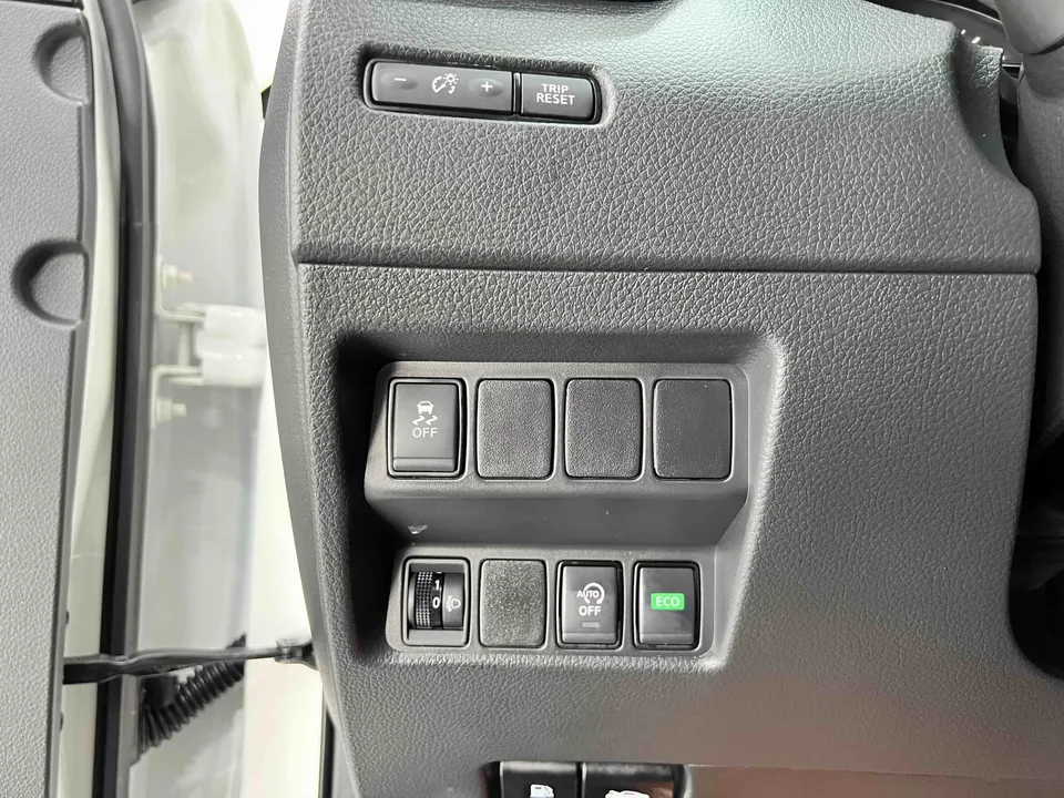 Nissan X-Trail Qijun 2023 Classic Edition 2.0L 2WD Smart Comfort Edition 2023 — миниатюра 5