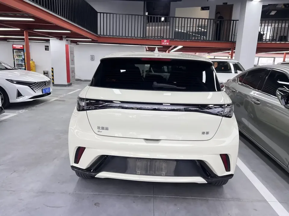 BYD Dolphin dolphin 2024 Glory Edition 420km Freedom Edition 2025 — thumbnail 2