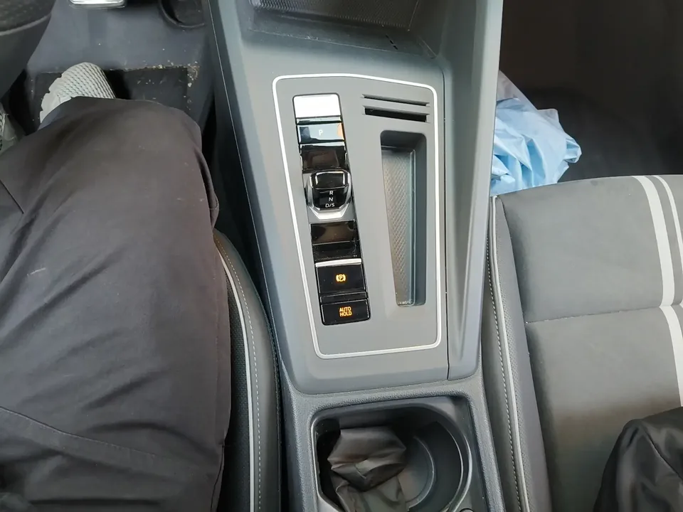 Volkswagen Golf golf 2024 280TSI DSG R-Line 50 Years Legend Edition 2024 — миниатюра 3