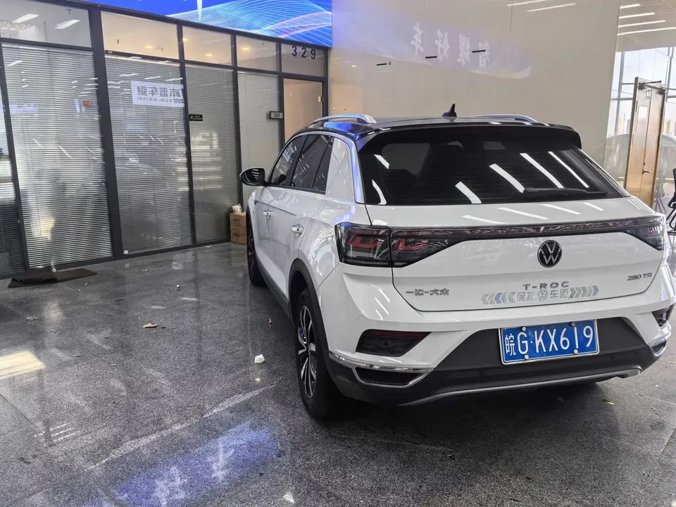Volkswagen T-Roc TANG 2023 280TSI DSG Time Edition 2023 — миниатюра 4