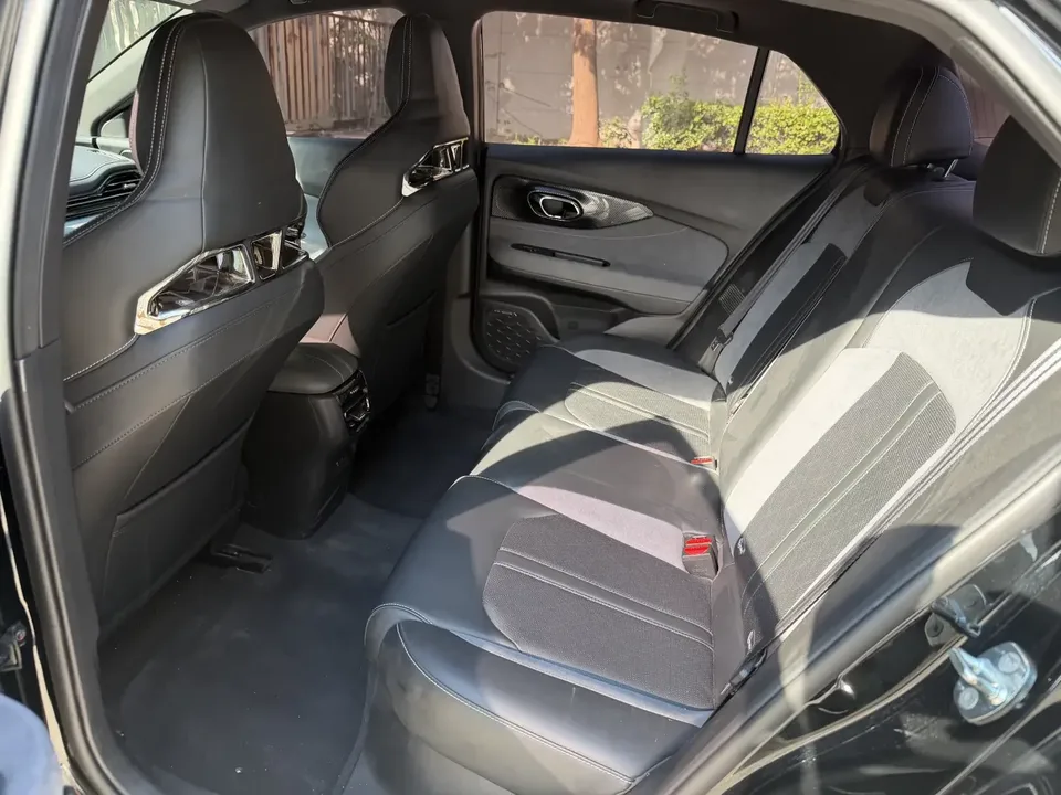 GAC Trumpchi Empow Shadow Leopard 2022 270T J16 R-Style Track Edition 2023 — thumbnail 3