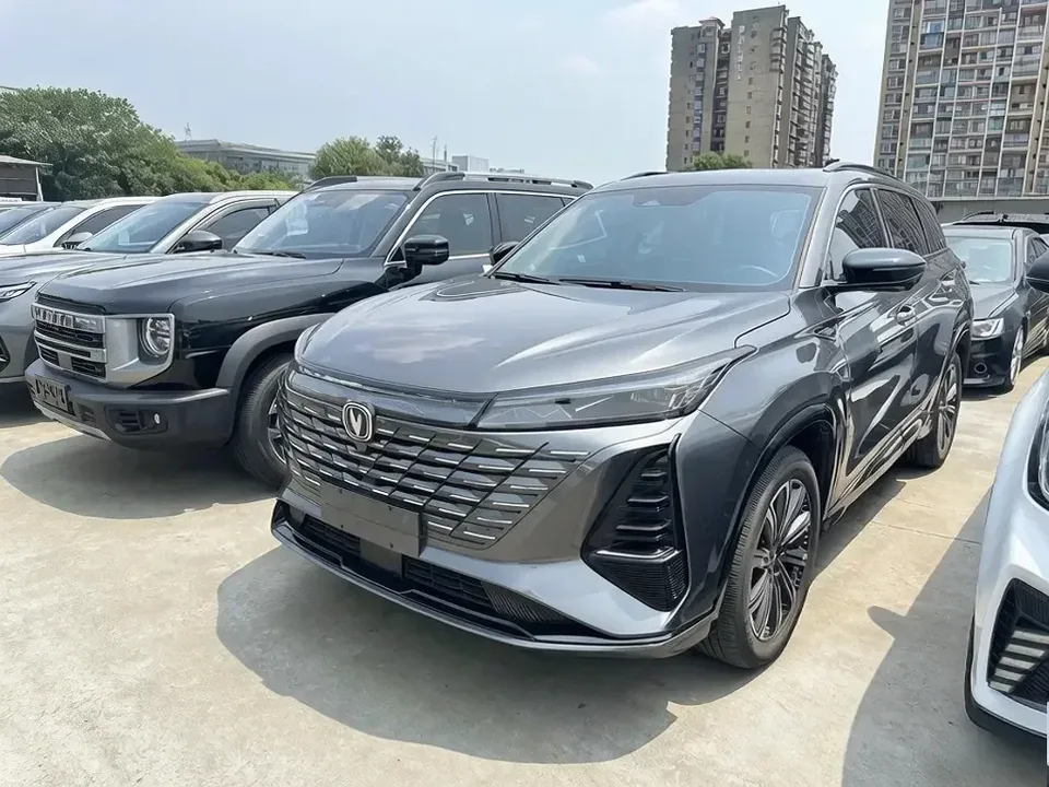 Changan CS75PLUS Changan CS75 PLUS 2023 The third generation 1.5T automatic pilot model 2023 — photo 1, buy with delivery to Moscow