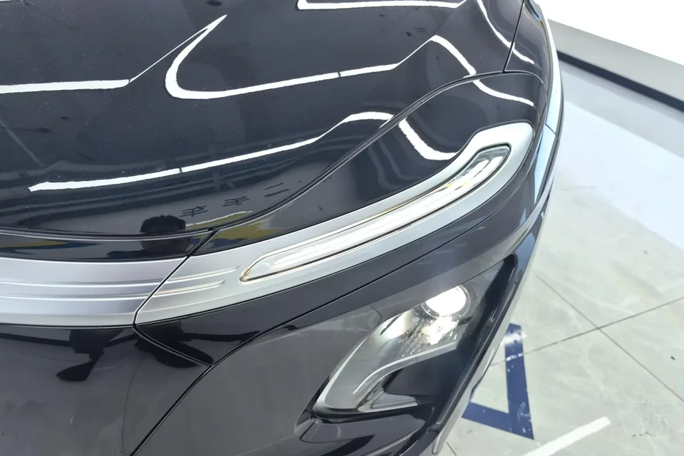 Hongqi E-QM5 Hongqi E-QM5 2025 500KM Travel Edition 2026 — thumbnail 2