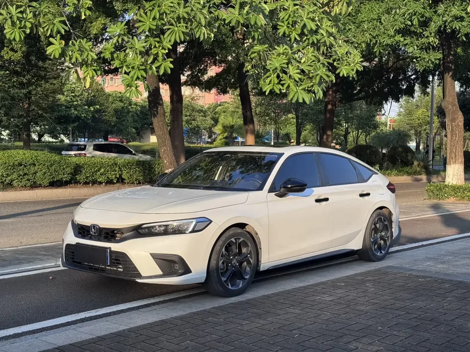 Honda CIVIC Civic 2023 HATCHBACK 240TURBO CVT Extreme Edition 2023 — photo 1, buy with delivery to Moscow