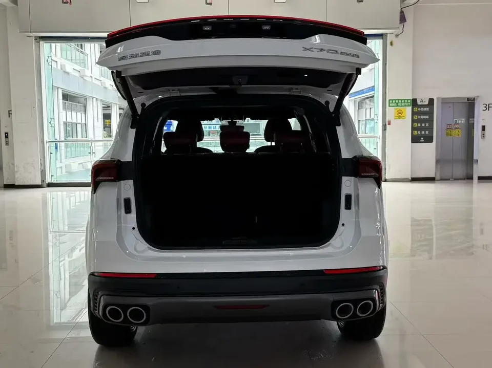 Jetour Jietu X70 PLUS Jietu X70 PLUS 2024 Champion Edition 1.5T DCT Champion MAX 5 Seaters 2024 — thumbnail 2