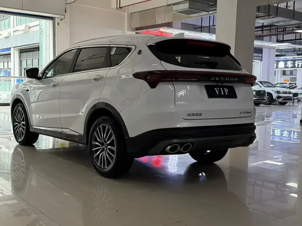 Jetour Jietu X70 PLUS Jietu X70 PLUS 2024 Champion Edition 1.5T DCT Champion MAX 5 Seaters 2024 — thumbnail 4