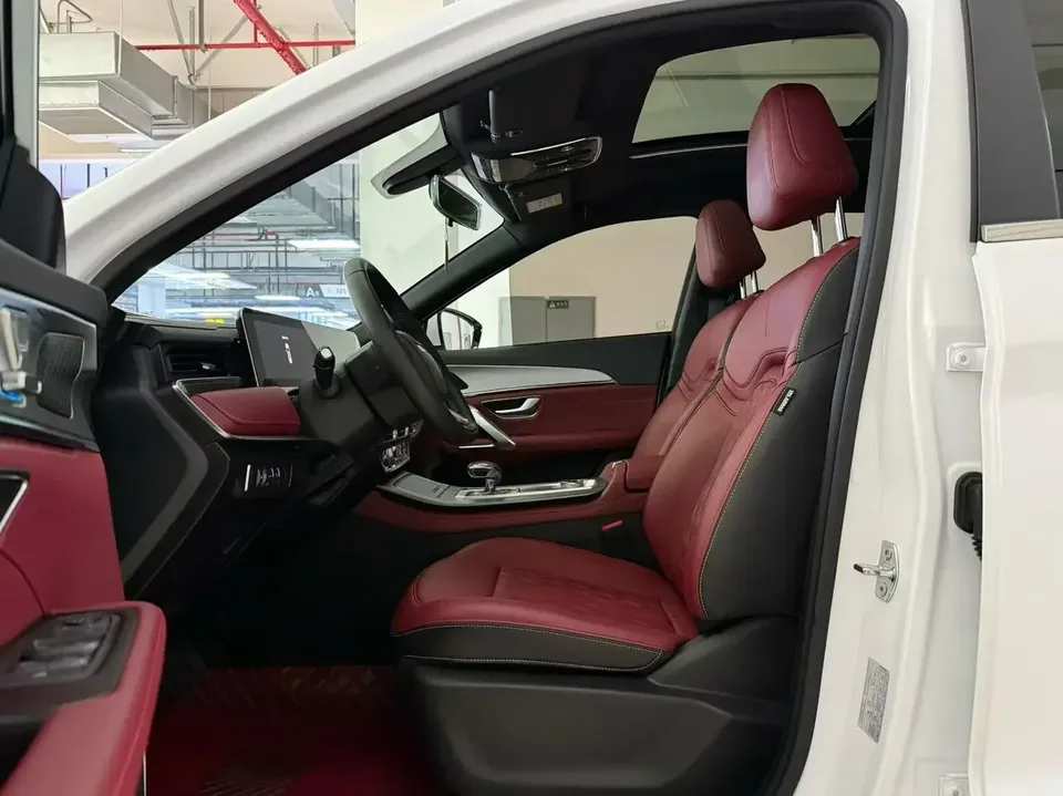 Jetour Jietu X70 PLUS Jietu X70 PLUS 2024 Champion Edition 1.5T DCT Champion MAX 5 Seaters 2024 — thumbnail 5