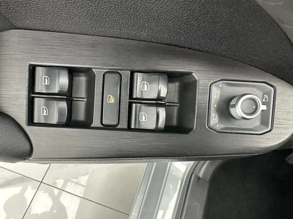 Haval Harvard Red Rabbit Harvard Red Rabbit 2023 1.5T Excellence 2023 — thumbnail 5