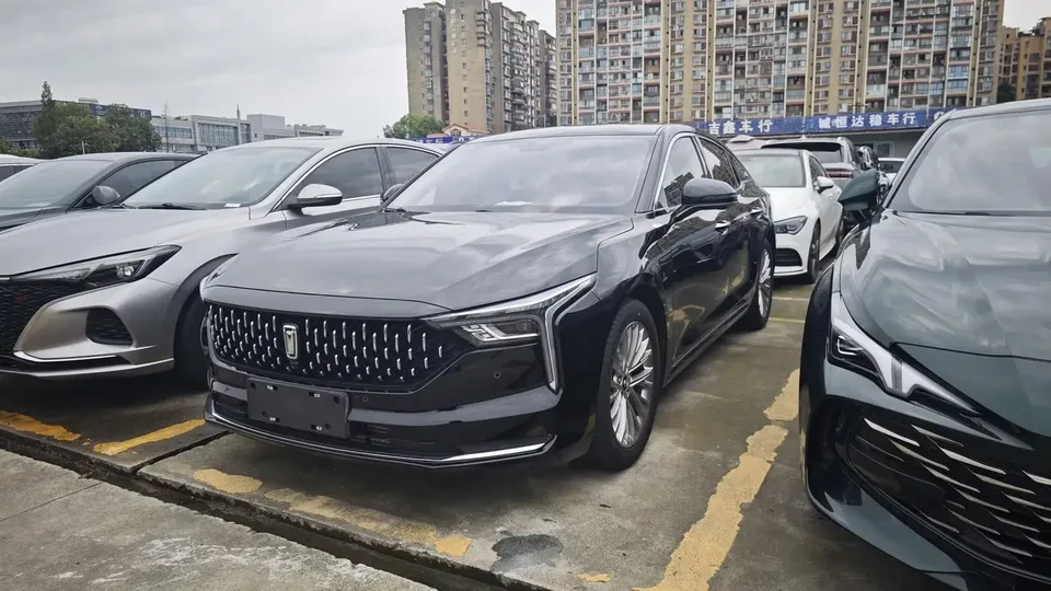 FAW Bestune B70 Pentium B70 2023 The third generation 1.5T automatic enjoyment model 2024 — photo 1, buy with delivery to Moscow