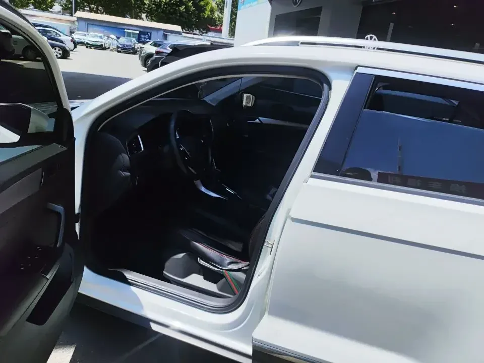 Volkswagen T-Roc TANG 2022 280TSI DSG 2WD Elite PLUS 2023 — thumbnail 5