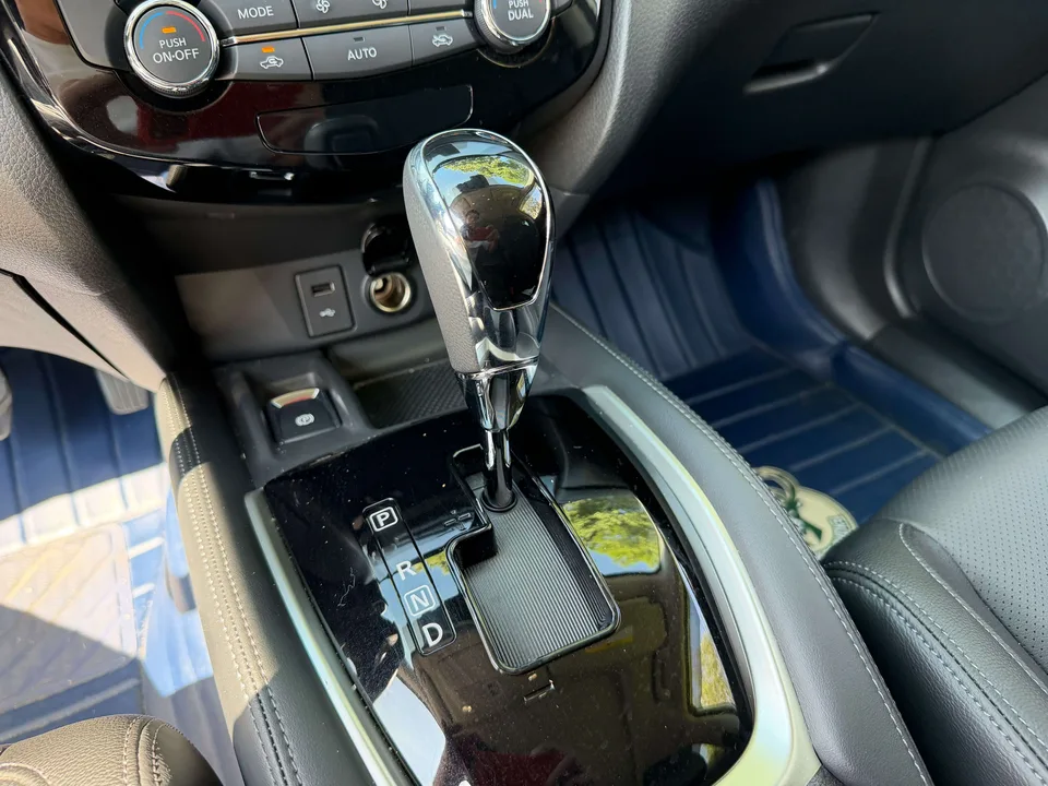Nissan X-Trail Qijun 2022 2.0L 2WD Smart Connection Comfort Edition 2024 — thumbnail 3