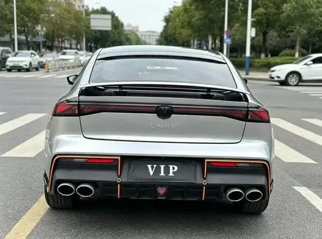 Changan UNI-V Changan UNI-V 2023 1.5T Sports Edition 2023 — thumbnail 2