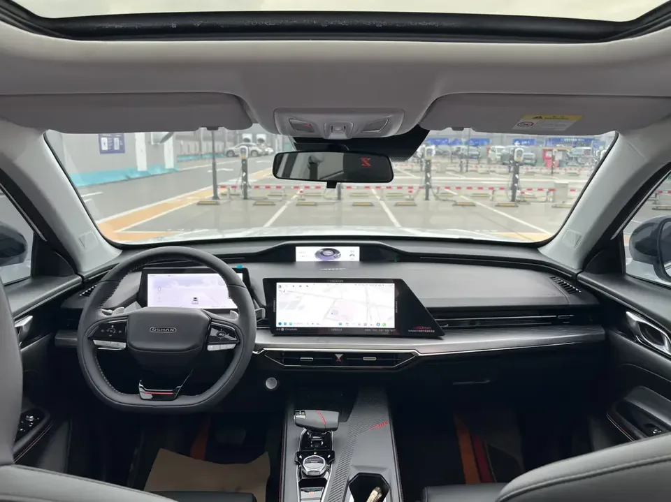 Oshan Changan Auchan Z6 Changan Auchan Z6 2023 Blue Whale 1.5T DCT Smart City Edition 2023 — thumbnail 5
